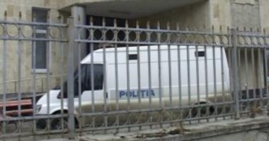 Stire din Eveniment : Viceprimar reţinut după ce ar fi folosit o diplomă de studii falsă