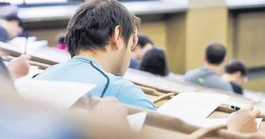 Stire din Cultură-Educație : Colegiul "Eminescu", gazda Olimpiadei județene de chimie