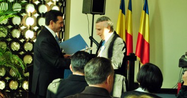 Stire din Cultură-Educație : Premiul "Remus Opreanu"  pentru rectorul Universității "Ovidius"