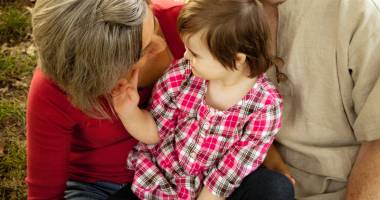 Stire din Social : Copii condamnați să crească fără familie. Legea adopției le distruge orice șansă