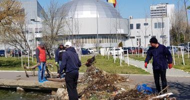 A început marea curățenie pe Lacul Tăbăcărie. Vor să repare și malurile! - 6