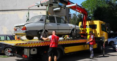 Stire din Eveniment : A început „vânătoarea” de vehicule abandonate, la Constanţa