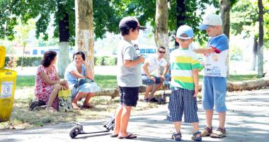 Stire din Social : Alocațiile de stat pentru copii s-au dublat. De când va intra în vigoare decizia