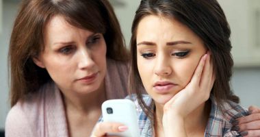 Stire din Cultură-Educație : Copii hărțuiți online? A apărut aplicația care detectează agresivitatea de pe Internet
