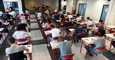Stire din Cultură-Educație : Bacalaureat 2019. Astăzi, proba suspinelor - limba și literatura română