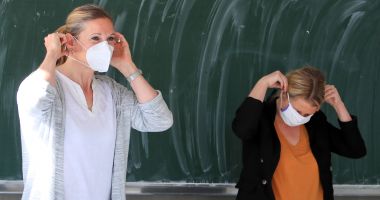 Stire din Cultură-Educație : Bacalaureat în timp de pandemie. Astăzi are loc proba scrisă la limba și literatura română