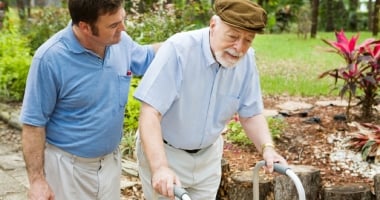Bătrânețe printre străini. Azilurile de bătrâni, inaccesibile pentru pensiile românilor - 2