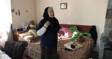 Stire din Social : Bătrânețe, haine grele! Abandonați, necăjiți,  dar și pericol pentru vecini