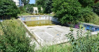 Bazinul de înot de lângă Liceul "George Călinescu", renovat și repus în funcțiune - 3
