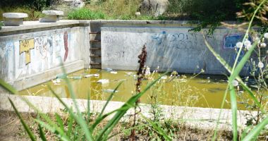 Bazinul de înot de lângă Liceul "George Călinescu", renovat și repus în funcțiune - 4