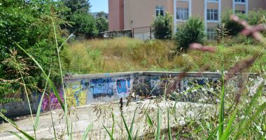 Bazinul de înot de lângă Liceul "George Călinescu", renovat și repus în funcțiune - 5
