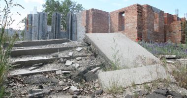 Lucrările la biserica Sfânta Treime de la Casa de Cultură, blocate în instanță - 4