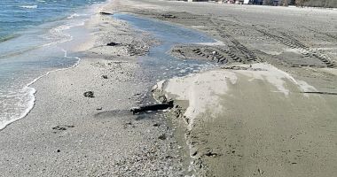 Blocuri pe plajă. Apele reziduale de la construcții, deversate în mare - 2