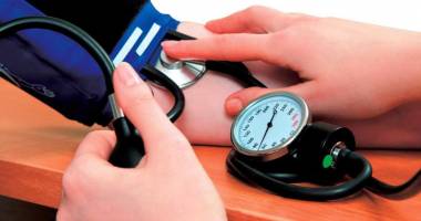 Stire din Sănătate : Cum prevenim bolile cardiovasculare. Hipertensiunea arterială, ținută în frâu