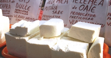 Stire din Social : Credeai că mănânci brânză? Magazinele ne vând produse fără pic de lapte, amestecuri de grăsimi vegetale și animale