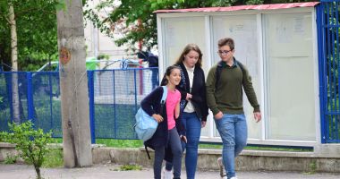 Stire din Politică-Administrație : Elevii primesc bursele înainte de Crăciun. Consiliul Local Constanţa a aprobat noile sume