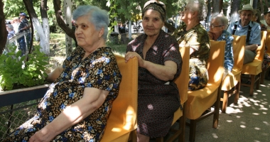 Bătrânețe pe lista de așteptare! Sute de vârstnici constănțeni așteaptă să se elibereze un loc la azil - 2