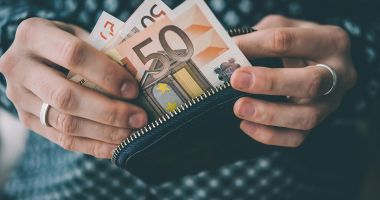 Stire din Eveniment : Cărăuşii de bani, în vizorul poliţiştilor. Campanie internaţională pentru combaterea spălării de bani