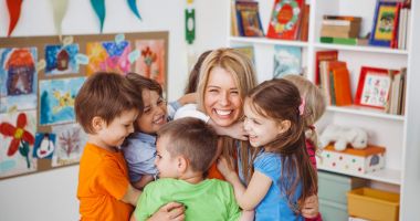 Stire din Cultură-Educație : "Toate catedrele sunt acoperite". Cine predă elevilor din Constanța