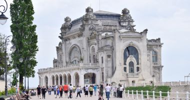 Stire din Cultură-Educație : Cazinoul, într-o altă lumină.  Spectacol inedit pe faleza din Constanța