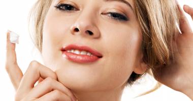 Stire din Social : Ce pericole se ascund în produsele cosmetice de pe piață