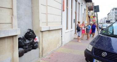 "Dăăăăm un ban pentru copilaș!" Centrul Constanței, raiul cerșetorilor - 4