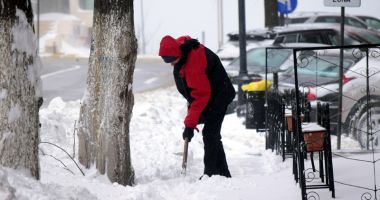 Stire din Social : Amenzi pentru constănțenii care aruncă zăpada pe stradă