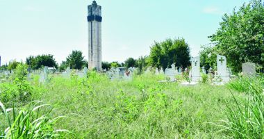 Stire din Social : Cimitirul Eroilor din Constanța, monument de indiferență și lipsă de respect