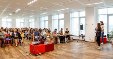 Stire din Cultură-Educație : Cinci eleve din Constanța au creat  o aplicație mobilă pentru bonuri fiscale