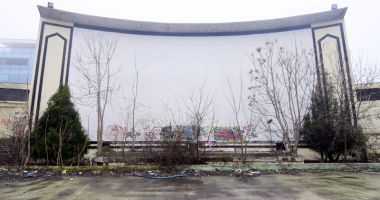 Grădinile de vară din Constanța și Mamaia  zac în mizerie. În alte stațiuni sunt promovate - 4