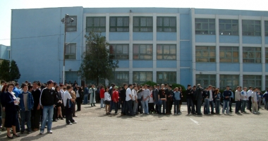 Stire din Cultură-Educație : Revoltă la Colegiul Tehnic de Marină "Alexandru Ioan Cuza"! "De ce trebuie să părăsim școala noastră și să vină alții în locul nostru?"