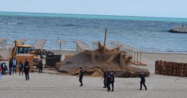 Jandarmii și procurorii au luat cu asalt construcțiile ilegale de pe plaja din Faleză Nord - 2