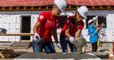 Opt familii sărmane vor avea un acoperiș și un cămin cald, la iarnă - 2