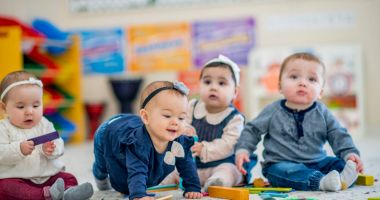 Stire din Social : "Înrolați" la creșă încă din fașă. Creșele din Constanța, puține și vechi