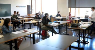 Stire din Cultură-Educație : Începe Definitivatul 2020. Profesorii începători dobândesc dreptul de practică în învățământ
