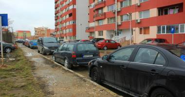Dezastru în cartierul Compozitorilor!  Străzile, impracticabile din cauza mocirlei  și a gropilor - 14