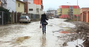 Dezastru în cartierul Compozitorilor!  Străzile, impracticabile din cauza mocirlei  și a gropilor - 3