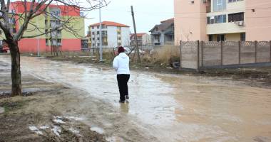 Dezastru în cartierul Compozitorilor!  Străzile, impracticabile din cauza mocirlei  și a gropilor - 13
