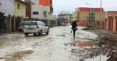 Dezastru în cartierul Compozitorilor!  Străzile, impracticabile din cauza mocirlei  și a gropilor - 4