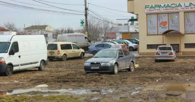 Dezastru în cartierul Compozitorilor!  Străzile, impracticabile din cauza mocirlei  și a gropilor - 6