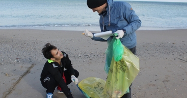 Dezastru pe litoral. Cum au ajuns plajele  din Constanța, Eforie și Mamaia să aibă  mai multe mucuri de țigară decât nisip - 4