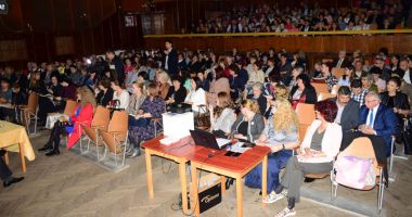 Stire din Social : Din toamnă, unele școli și licee  au directori noi. Cine sunt aceștia