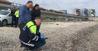 Alte șase pachete cu 150 kg de cocaină, găsite plutind pe mare