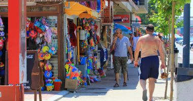 Stire din Social : Pregătiri pentru sezonul estival. "Trebuie să stopăm manelizarea și dughenizarea excesivă a litoralului!"