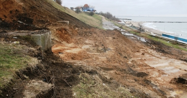 Falezele litoralului se prăbușesc în mare. Unde au intrat sutele de milioane de euro pentru reabilitarea lor? - 4
