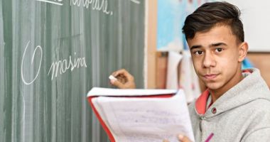 Stire din Cultură-Educație : Elevii din Constanța, la judecată cu Guvernul. Ce pretenții au