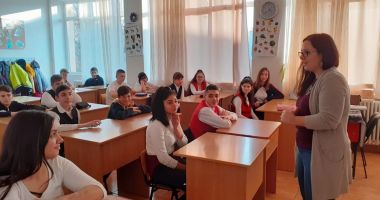 Elevii, fruntași la protecția mediului. Tone de deșeuri colectate selectiv în școli - 2