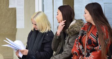 Stire din Cultură-Educație : Religie sau fizică? "Vom termina liceul toți închinându-ne, că nu înțelegem nimic!"