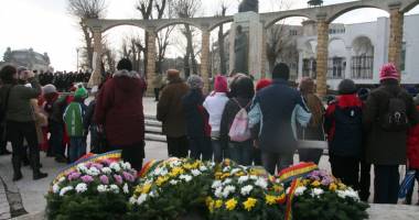 Stire din Cultură-Educație : Cine mai are nevoie de Eminescu? Poetul nepereche, înlocuit de scriitori moderni
