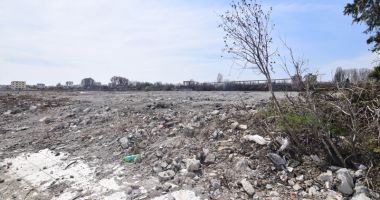 Doi "mastodonți" de pe vremea comunismului, rași de pe fața pământului! - 3